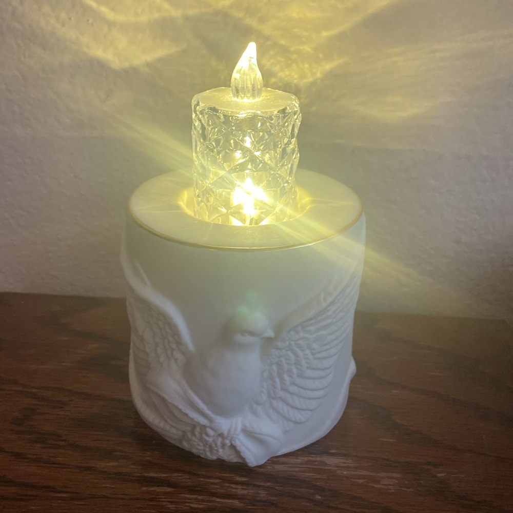 LENOX DOVE VOTIVE CANDLE HOLDER + A LED LIGHT!